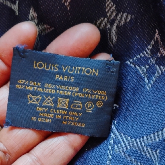 Aut Monogram Shine Shawl - Picture 10 of 13